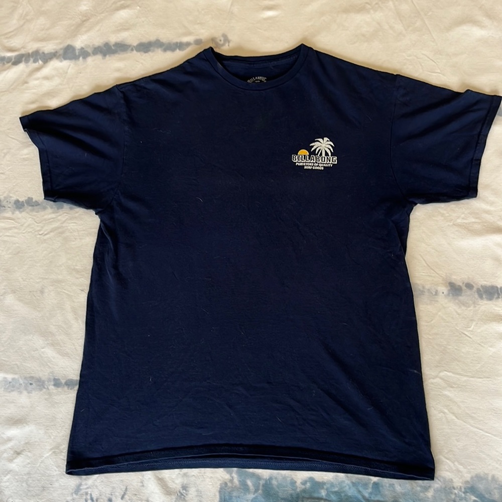 Good condition. Sz L Billabong tshirt. Dark blue